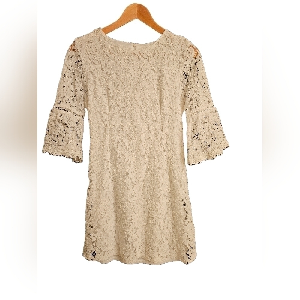 Zeagoo white lace dress with 3/4 bell sleeves. Size medium